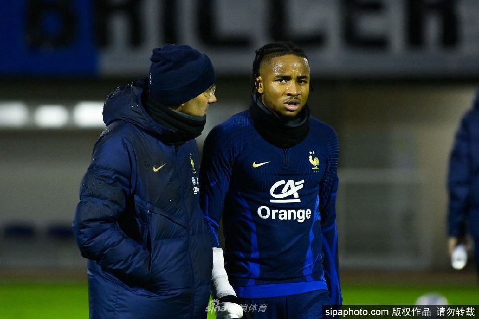 　　3月14日，北京体育大学召开专题党委常委会，通报党委书记曹卫东涉嫌严重违纪违法、接受中央纪委国家监委驻国家体育总局纪检监察组和吉林省长春市监察委员会审查调查情况。与会人员表示坚决拥护对曹卫东进行审查调查的决定，坚决支持、全力配合审查调查工作。