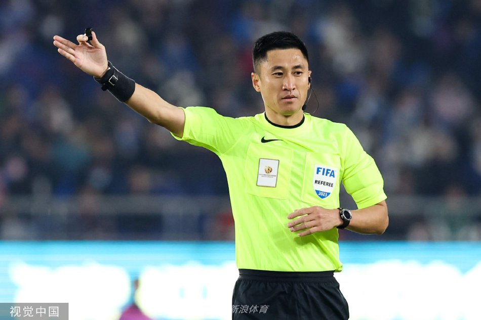 　　习近平同普京握手道别。习近平表示，这些年，我们进行了多次会面，每一次交流都坦诚深入、富有成果。我愿同普京总统继续保持紧密联系，共同为中俄关系发展把握好方向，引领新时代中俄全面战略协作伙伴关系行稳致远，为两国人民带来更多福祉，为促进世界安全稳定作出积极贡献。